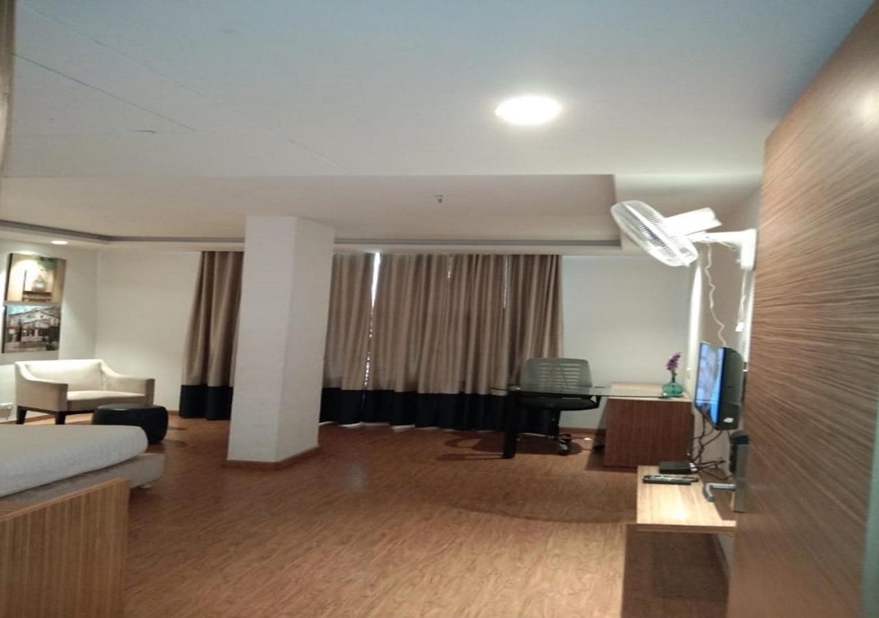 Hotel Amora Raj Nandgaon Exterior foto