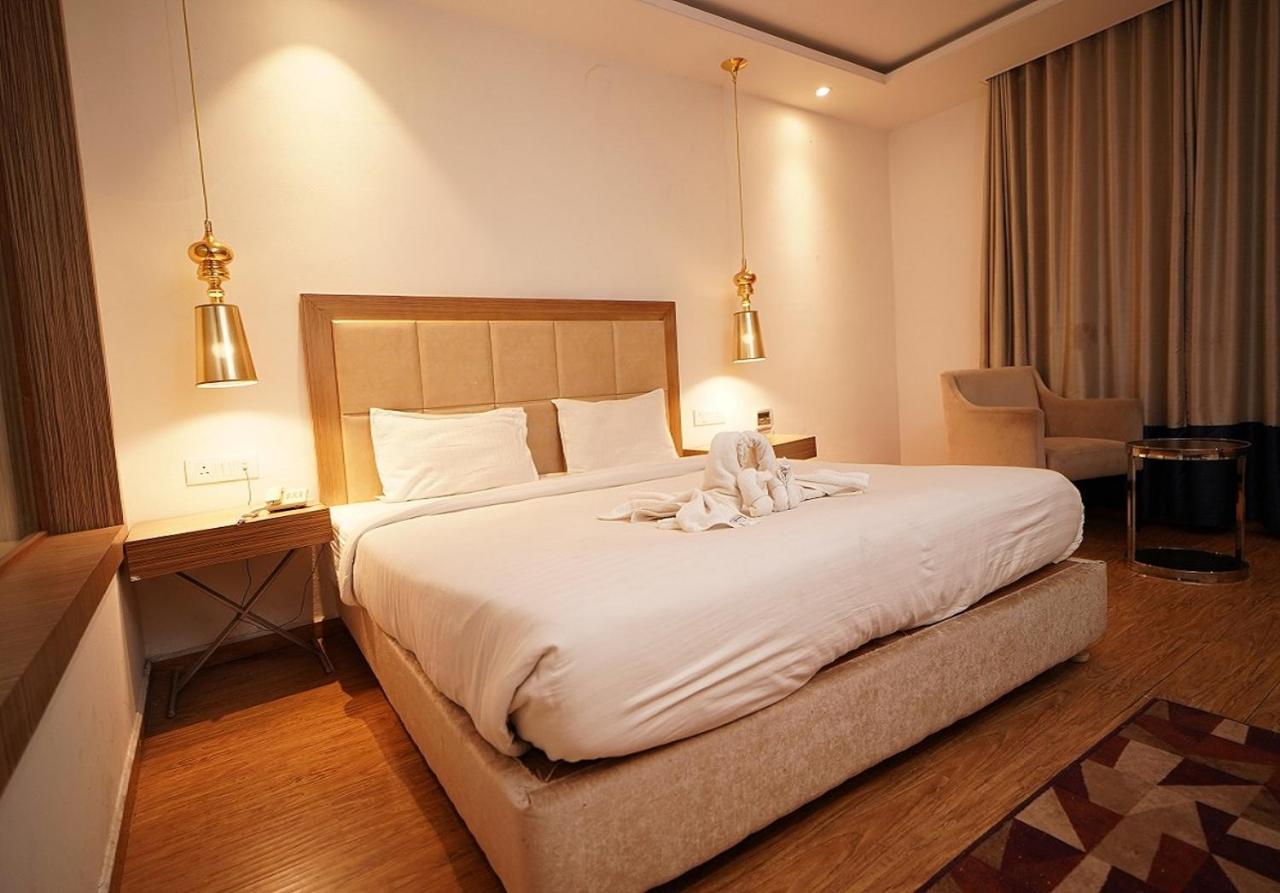 Hotel Amora Raj Nandgaon Exterior foto